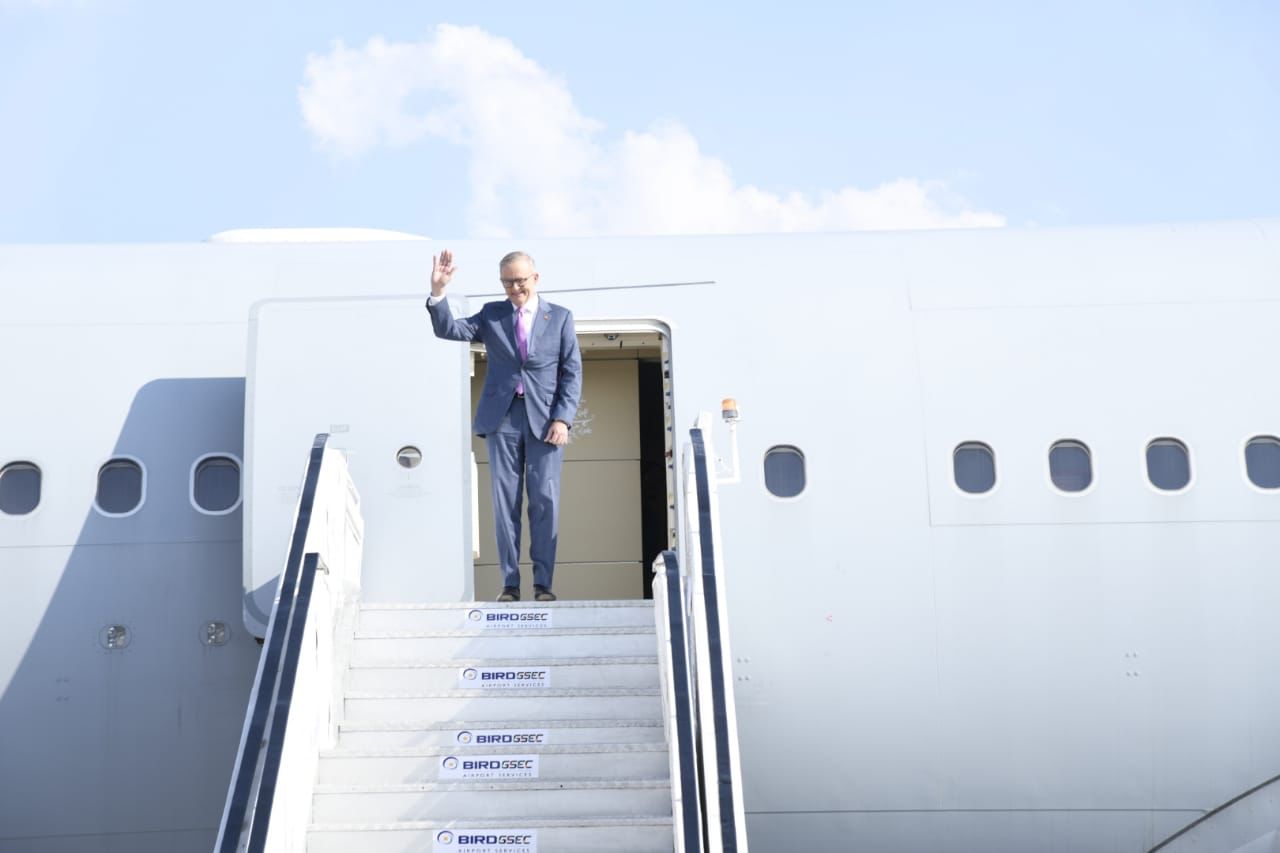 ગુજરાતના બે દિવસીય પ્રવાસે આવી પહોંચેલા ઓસ્ટ્રેલિયાના વડાપ્રધાન એન્થની અલ્બેનીઝનું અમદાવાદ વિમાની મથકે ઉષ્માસભર સ્વાગત કરતા મુખ્યમંત્રી ભૂપેન્દ્રભાઈ પટેલ