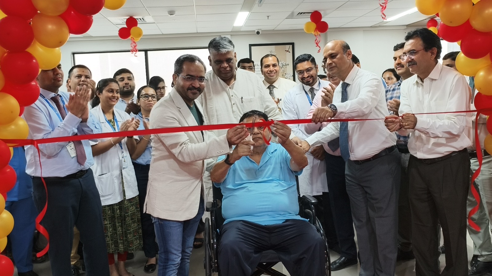 નિરાલી હોસ્પિટલ ખાતે એ એમ નાયક હસ્તે ગુજરાતનું પ્રથમ રોબોટિક હિપ એન્ડ ની રિપ્લેસમેન્ટ સેન્ટરનો પ્રારંભ થયો