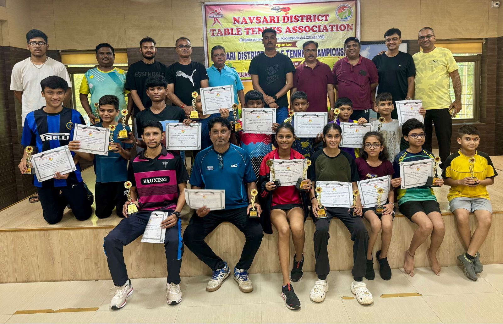 નવસારી જિલ્લાની લુન્સીકુઈ સ્પોર્ટ્સ કોમ્પ્લેક્ષ ખાતે ટેબલ ટેનીસ સ્પર્ધા સંપ્પન થઈ 